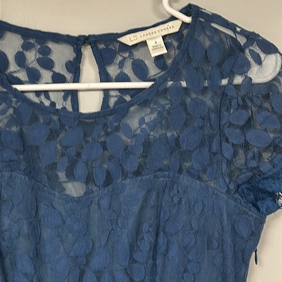 LC LAUREN CONRAD  Dress Lined, Lace Overlay, Dark Slate Blue, cap Sleeve, size 4 - Picture 4 of 9
